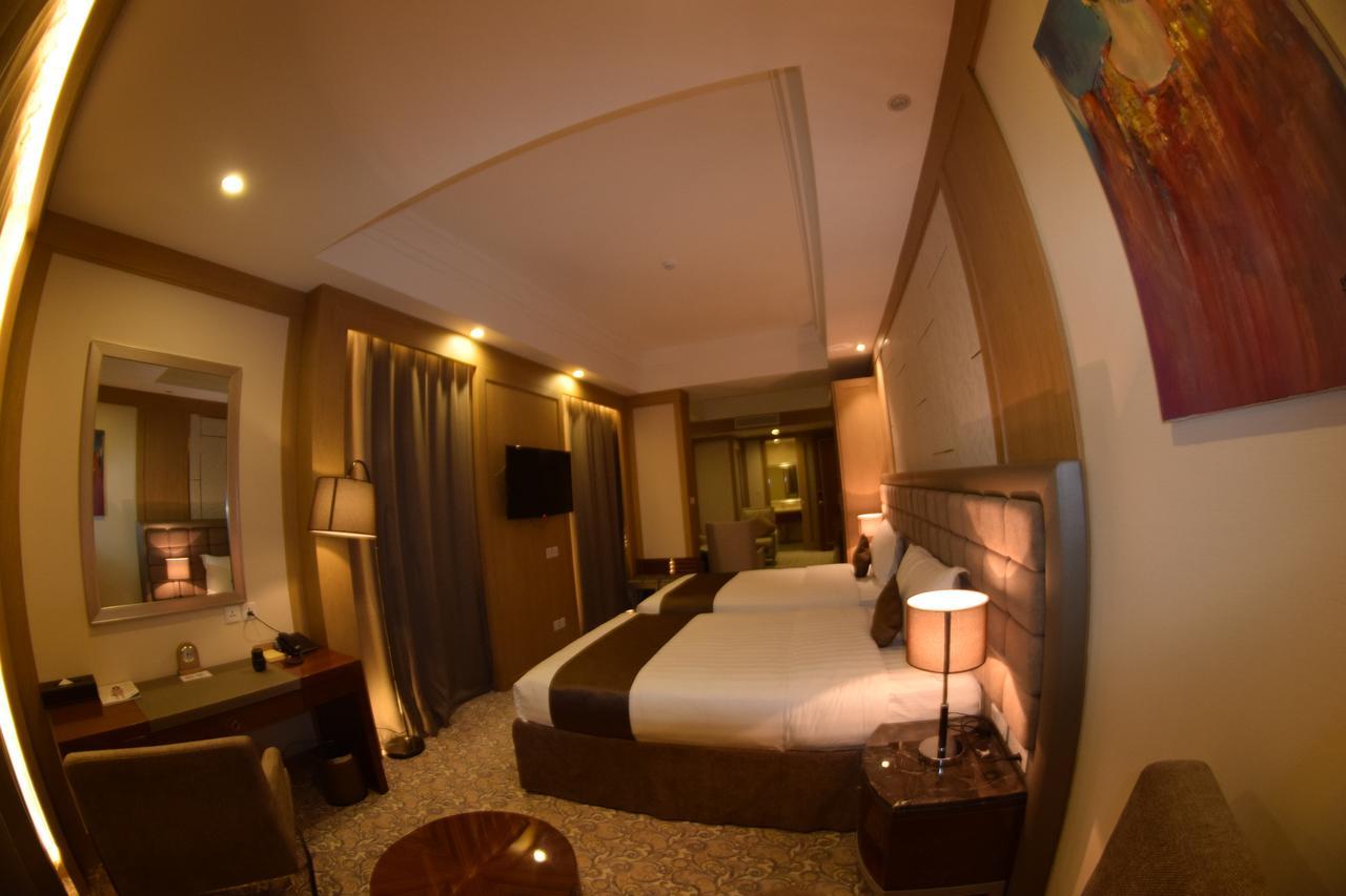Royal Mountain Hotel 乌兰巴托 外观 照片
